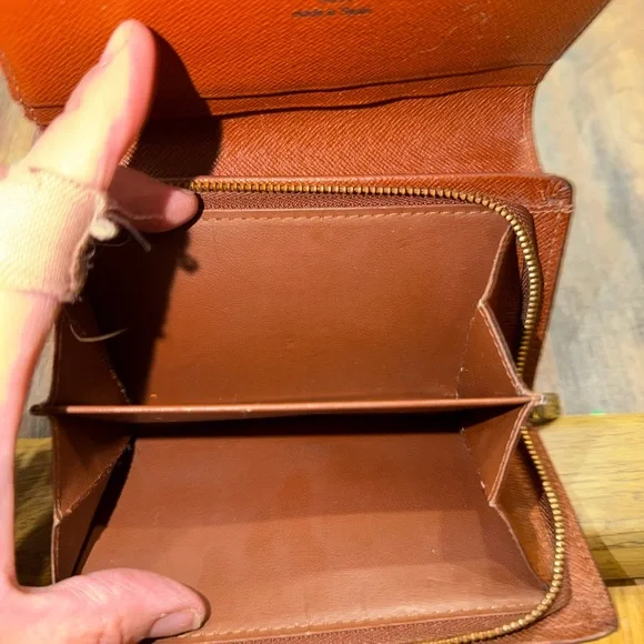 Louis Vuitton Dark Brown Monogram Women’s Wallet - Picture 6 of 9
